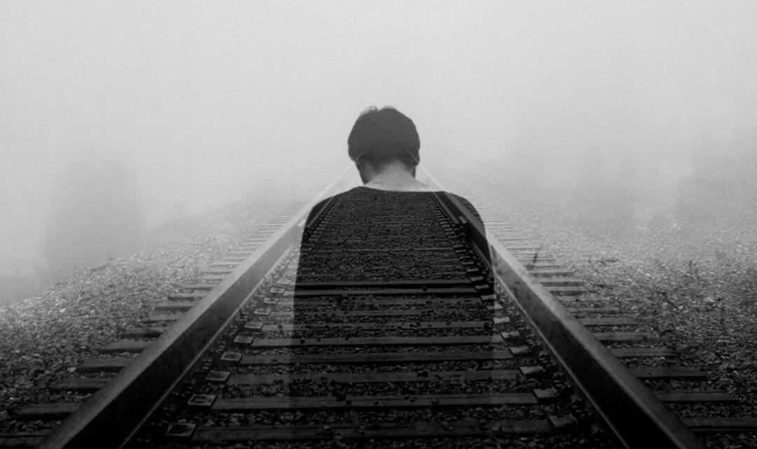 découvrez les causes, symptômes et traitements de la dépression. apprenez à reconnaître cette maladie mentale et explorez des stratégies pour retrouver bien-être et équilibre émotionnel.