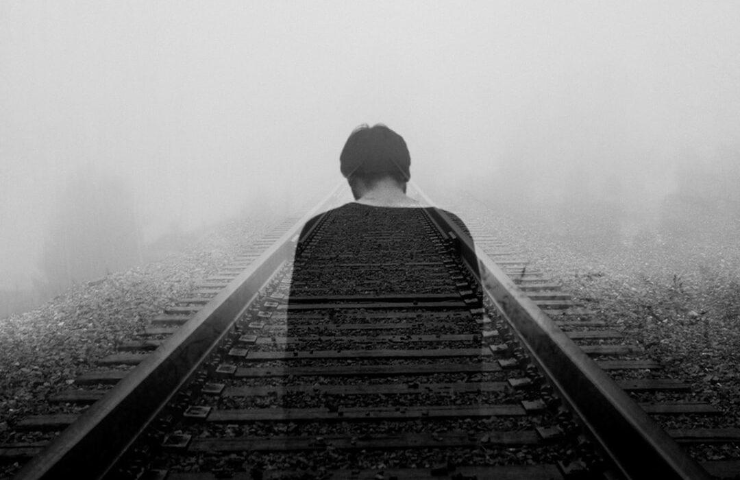 découvrez les causes, symptômes et traitements de la dépression. apprenez à reconnaître cette maladie mentale et explorez des stratégies pour retrouver bien-être et équilibre émotionnel.
