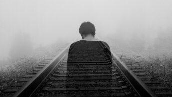 découvrez les causes, symptômes et traitements de la dépression. apprenez à reconnaître cette maladie mentale et explorez des stratégies pour retrouver bien-être et équilibre émotionnel.
