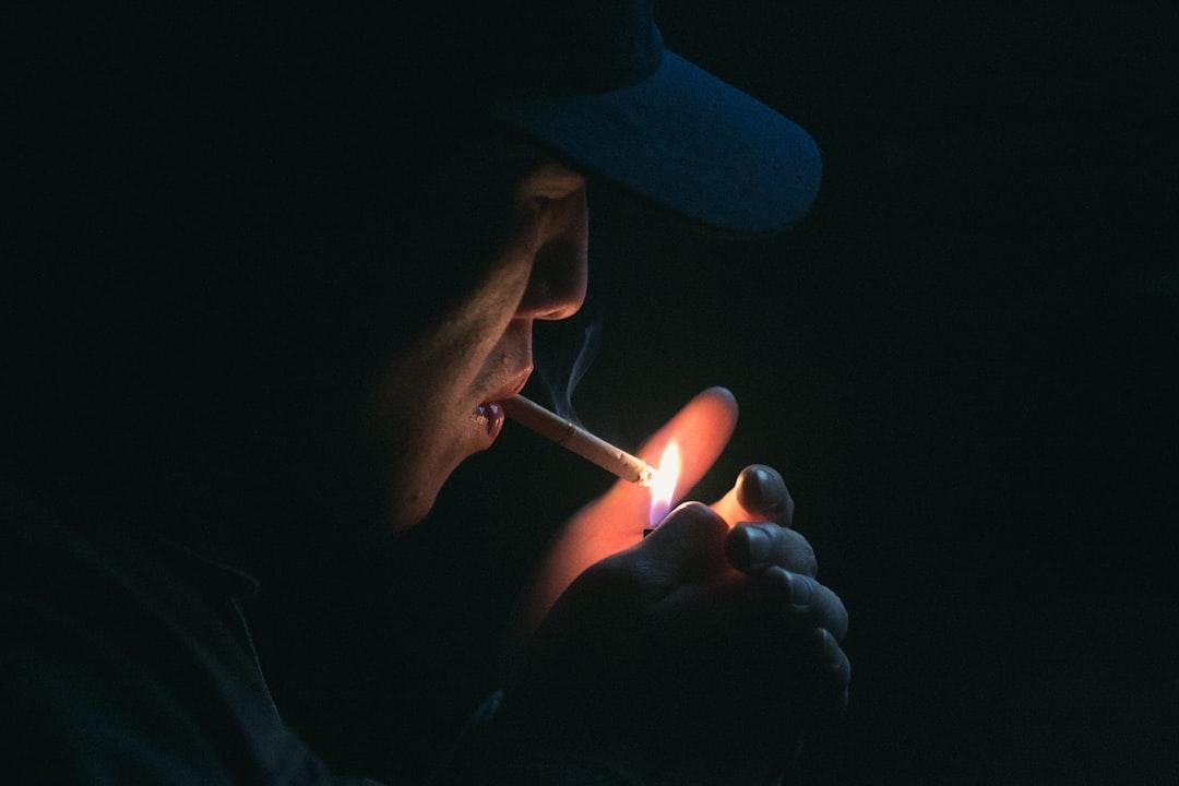 découvrez les diverses facettes de l'addiction, ses causes, ses effets sur la vie quotidienne et les solutions pour surmonter cette épreuve. apprenez à identifier les signaux d'alerte et à trouver le soutien nécessaire pour un chemin vers la guérison.