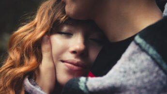 découvrez l'intimité affective, un lien profond entre les individus qui favorise la compréhension, le soutien émotionnel et la connexion authentique. explorez comment cultiver des relations harmonieuses et enrichissantes grâce à l'empathie et à la communication ouverte.
