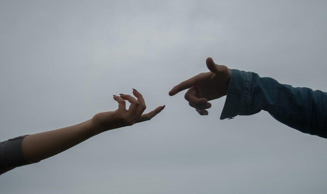 découvrez comment identifier et surmonter une relation destructrice. apprenez à reconnaître les signes et à reprendre le contrôle de votre vie pour favoriser des relations saines et épanouissantes.