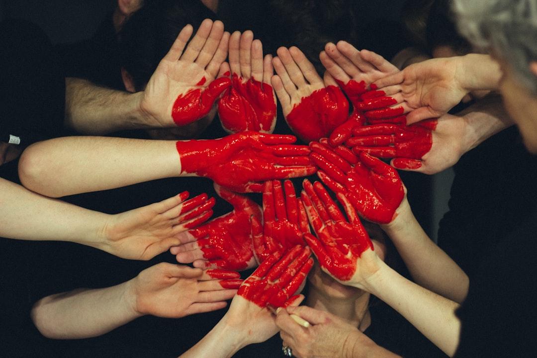 découvrez l'importance de l'empathie dans nos interactions quotidiennes. apprenez comment développer cette compétence essentielle pour améliorer vos relations personnelles et professionnelles, favoriser la compréhension mutuelle et créer un environnement positif.