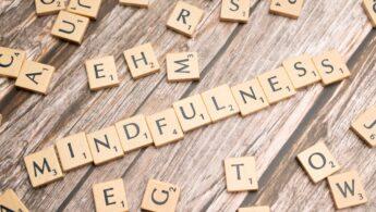 découvrez l'importance de l'open-mindedness pour élargir vos horizons, favoriser l'acceptation des différences et enrichir vos interactions. apprenez à cultiver cette qualité essentielle pour un dialogue constructif et une meilleure compréhension interculturelle.