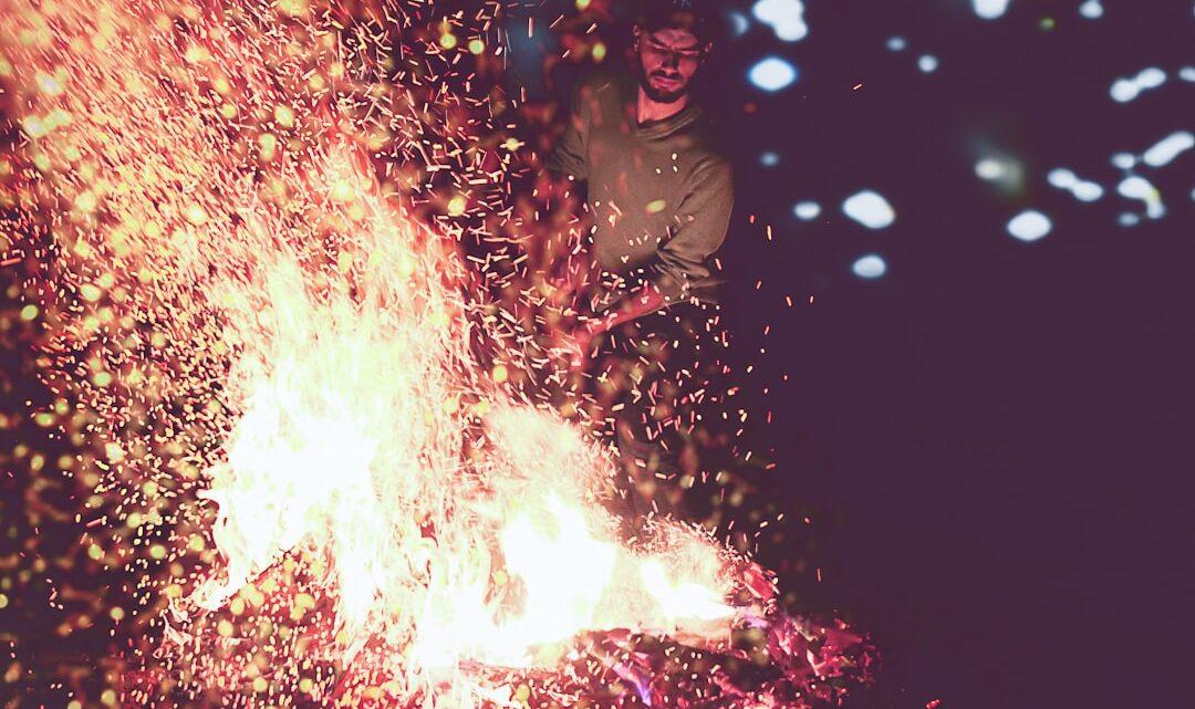 découvrez l'univers fascinant de l'explosivité émotionnelle avec 'explosive temperament'. plongez dans les dynamiques intenses des personnalités passionnées, apprenez à gérer les émotions puissantes et explorez les impacts d'un tempérament ardent sur les relations et la vie quotidienne.
