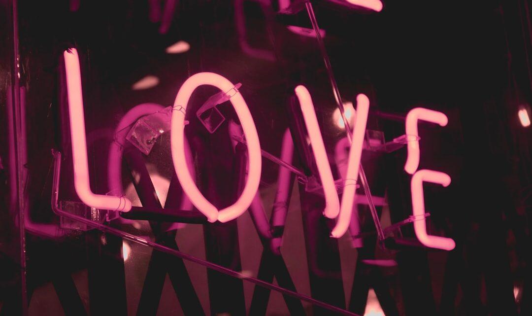 découvrez l'essence de l'amour à travers des histoires passionnantes, des conseils relationnels et des réflexions profondes. plongez dans un univers où l'amour prend toutes ses formes et apprenez à célébrer les moments précieux avec ceux qui comptent.