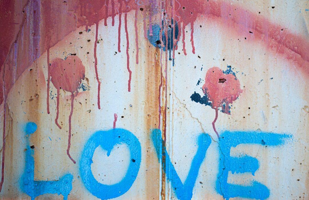 découvrez les plus beaux love mantras pour attirer l'amour, renforcer votre relation et nourrir vos sentiments. inspirez-vous chaque jour avec des affirmations positives pour vivre une vie amoureuse épanouissante.