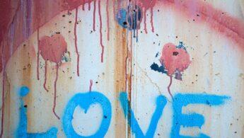 découvrez les plus beaux love mantras pour attirer l'amour, renforcer votre relation et nourrir vos sentiments. inspirez-vous chaque jour avec des affirmations positives pour vivre une vie amoureuse épanouissante.