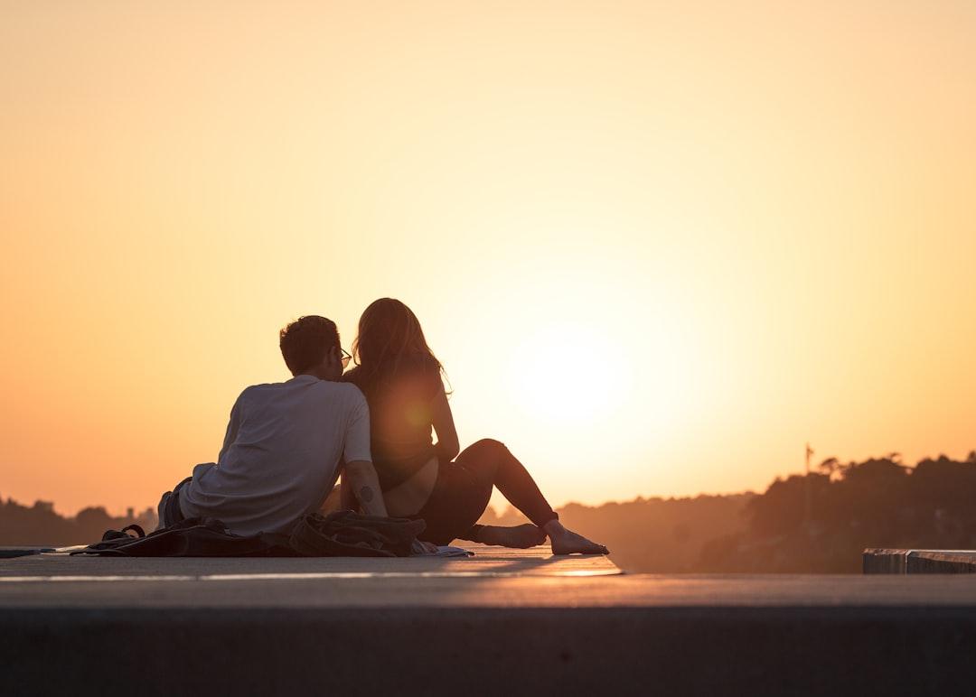 découvrez les différentes facettes des relations humaines, des astuces pour renforcer vos liens affectifs et des conseils pour surmonter les défis relationnels. explorez l'amour, l'amitié et la communication pour des interactions plus épanouissantes.