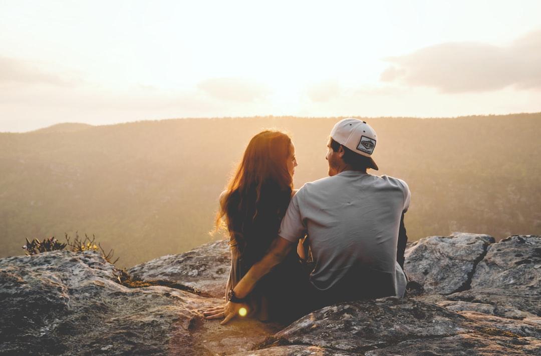 explorez la richesse des relations humaines, des liens familiaux aux amitiés entre pairs, en passant par les relations amoureuses. découvrez des conseils, des anecdotes et des réflexions pour renforcer et enrichir vos interactions au quotidien.