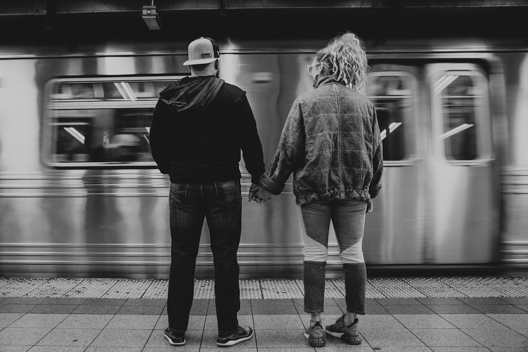 découvrez les différentes dynamiques des relations, leur impact sur la communication et l’harmonie de couple. apprenez à mieux comprendre et améliorer vos relations personnelles grâce à des conseils pratiques.