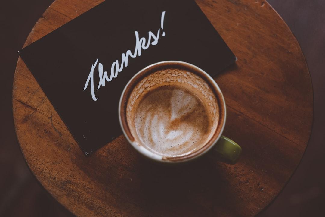 découvrez la signification de la gratitude, ses bienfaits dans la vie quotidienne et des conseils pratiques pour cultiver la reconnaissance au quotidien afin d’améliorer votre bien-être et vos relations.