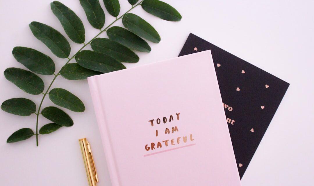 découvrez le pouvoir de la gratitude : ses bienfaits sur le bien-être, des conseils pratiques pour l’intégrer au quotidien et des idées inspirantes pour cultiver la reconnaissance dans votre vie.