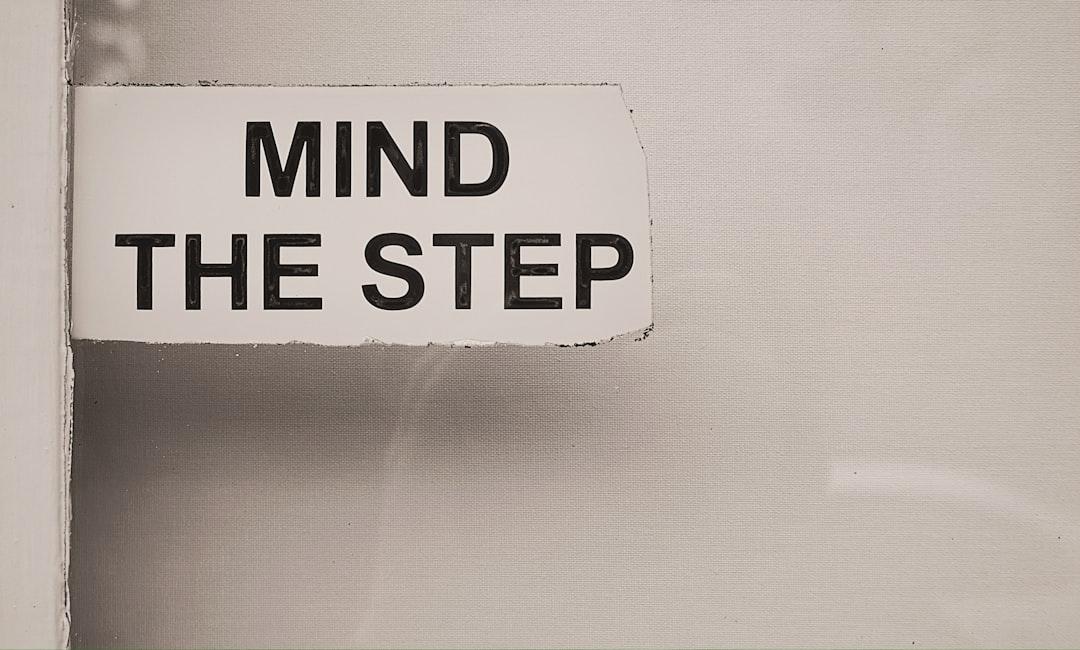 découvrez la signification de l’étroitesse d’esprit, ses causes et ses conséquences dans les relations personnelles et professionnelles. apprenez comment reconnaître et surmonter la narrow-mindedness pour s’ouvrir à de nouvelles perspectives.