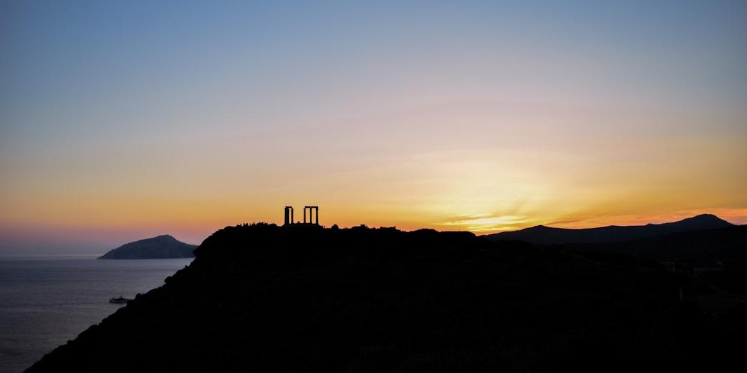 découvrez la légende de poséidon, le dieu grec de la mer. plongez dans son histoire, ses pouvoirs et son influence sur la mythologie et la culture.