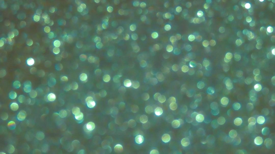 découvrez le fascinant monde des tétrachromates, des individus dotés d'une perception des couleurs exceptionnelle grâce à une quatrième sorte de cônes dans leurs yeux. apprenez-en plus sur ce phénomène rare et ses implications.