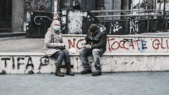 découvrez la signification de l'asocialité, ses causes possibles et ses différences avec la timidité ou l'introversion. informez-vous sur les caractéristiques et l'impact de l'asocialité sur la vie quotidienne.