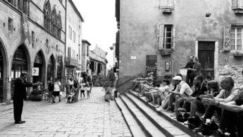 découvrez le monde fascinant des illusionnistes : spectacles de magie, secrets des illusions, portraits d’artistes et actualités sur les meilleurs magiciens contemporains.