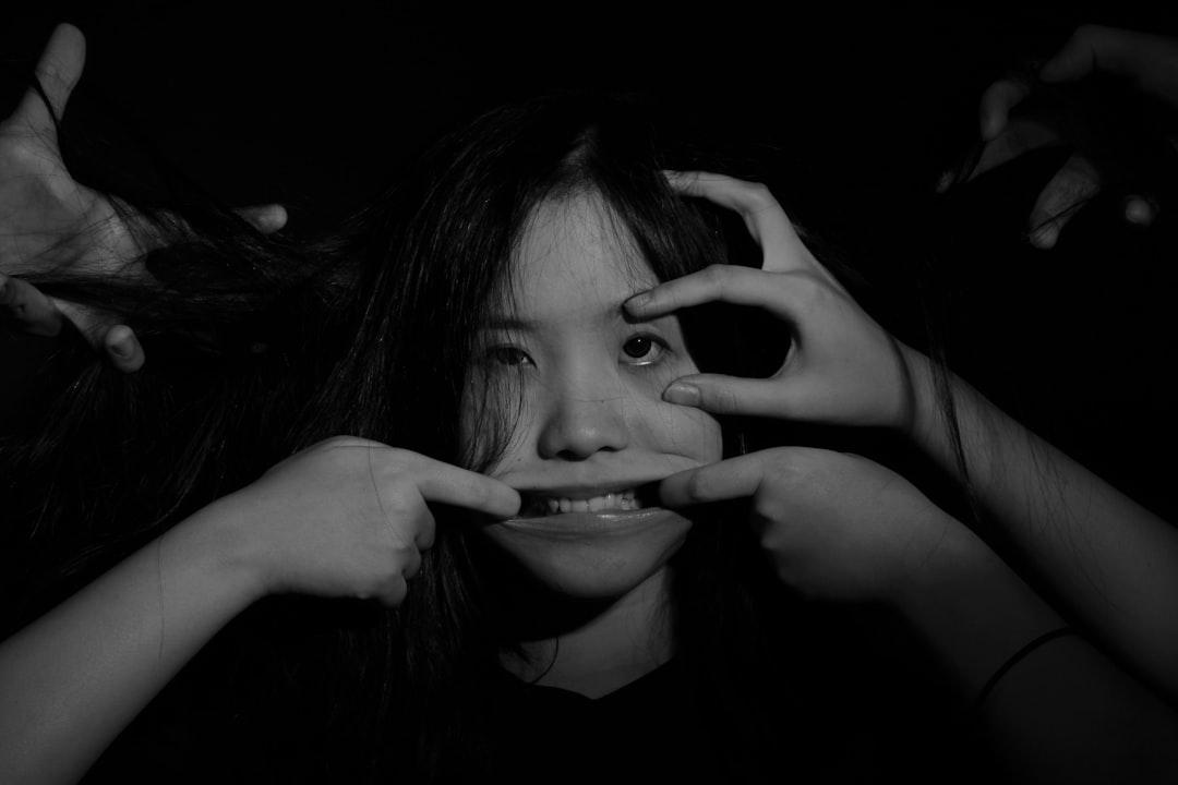 découvrez ce que sont les psychopathes : caractéristiques, comportements, origines et comment les reconnaître. informez-vous sur la psychologie des psychopathes et leur impact sur la société.