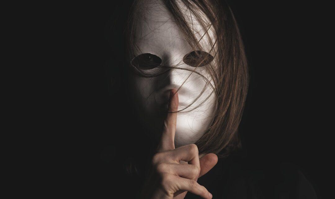 découvrez la puissance et la richesse du silence : ses bienfaits, ses significations et son influence sur notre bien-être quotidien. plongez dans l'art de se reconnecter à soi-même grâce au silence.