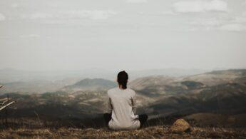 découvrez les bienfaits de la mindfulness pour améliorer votre bien-être, réduire le stress et vivre pleinement l'instant présent grâce à des techniques simples et efficaces.