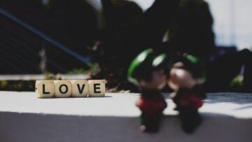 les larmes de Nietzsche et son étreinte avec un cheval