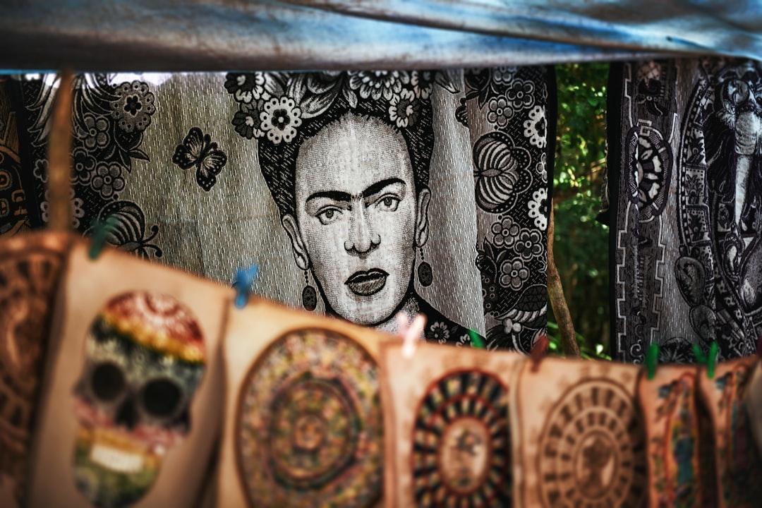 découvrez une collection inspirante de citations de frida kahlo, l'icône de l'art et du courage.