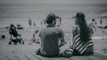 découvrez les signes d'une relation saine et équilibrée pour construire un lien basé sur le respect, la confiance et la communication.