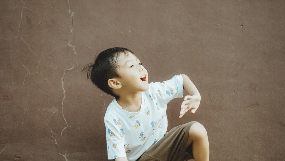 découvrez le syndrome de l'enfant du milieu : causes, effets et conseils pour mieux comprendre et accompagner ces enfants souvent négligés.