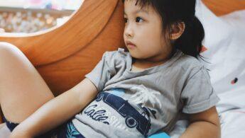 découvrez ce qu'est le syndrome de l'enfant du milieu, ses causes, ses effets sur la personnalité et des conseils pour mieux le comprendre et l'accompagner.