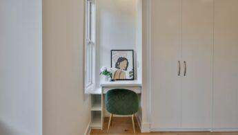 découvrez ce qu'est le narcissisme, ses caractéristiques, ses causes et son impact sur les relations personnelles et professionnelles.