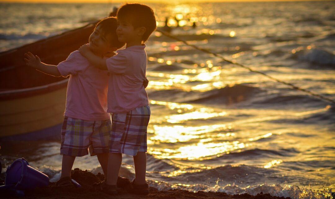 découvrez tout sur le terme « nephew » : sa signification, son utilisation en anglais et les relations familiales qu'il décrit.