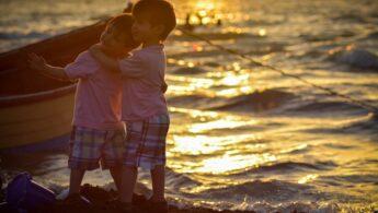 découvrez tout sur le terme « nephew » : sa signification, son utilisation en anglais et les relations familiales qu'il décrit.