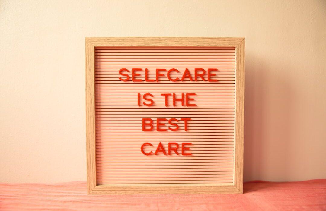 découvrez les mécanismes de l'auto-destruction et comment y faire face pour retrouver un équilibre et un bien-être durable.